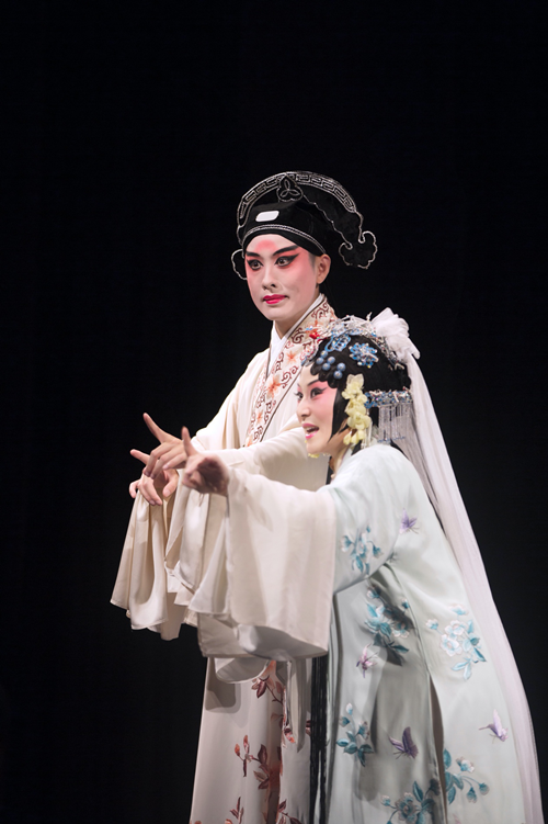 主办:石小梅昆曲工作室,南京蓝色天际文化传媒有限公司联合主办:江苏